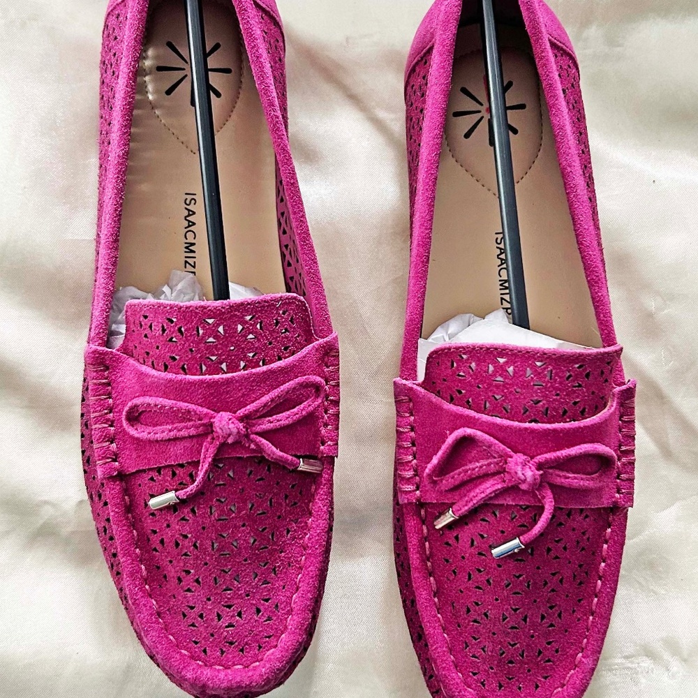 SUEDE MOCCASIN, ISAAC MIZRAHI, LADIES 8.5W, BRIGHT ORCHID, BOWS ON UPPERS PERFOR
